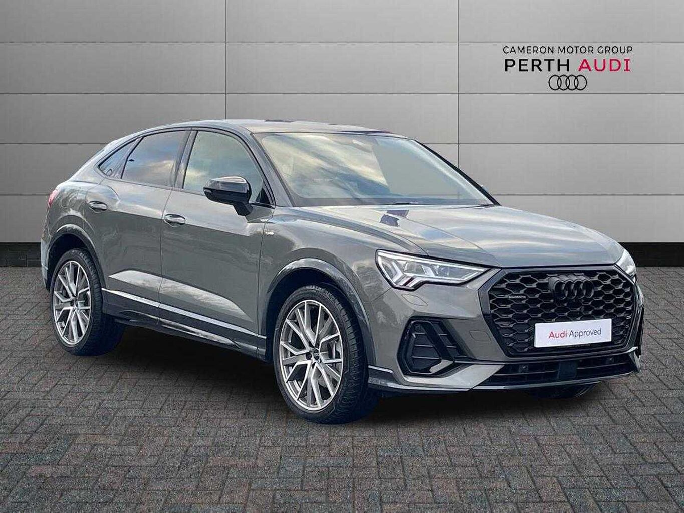 Main listing image - Audi Q3