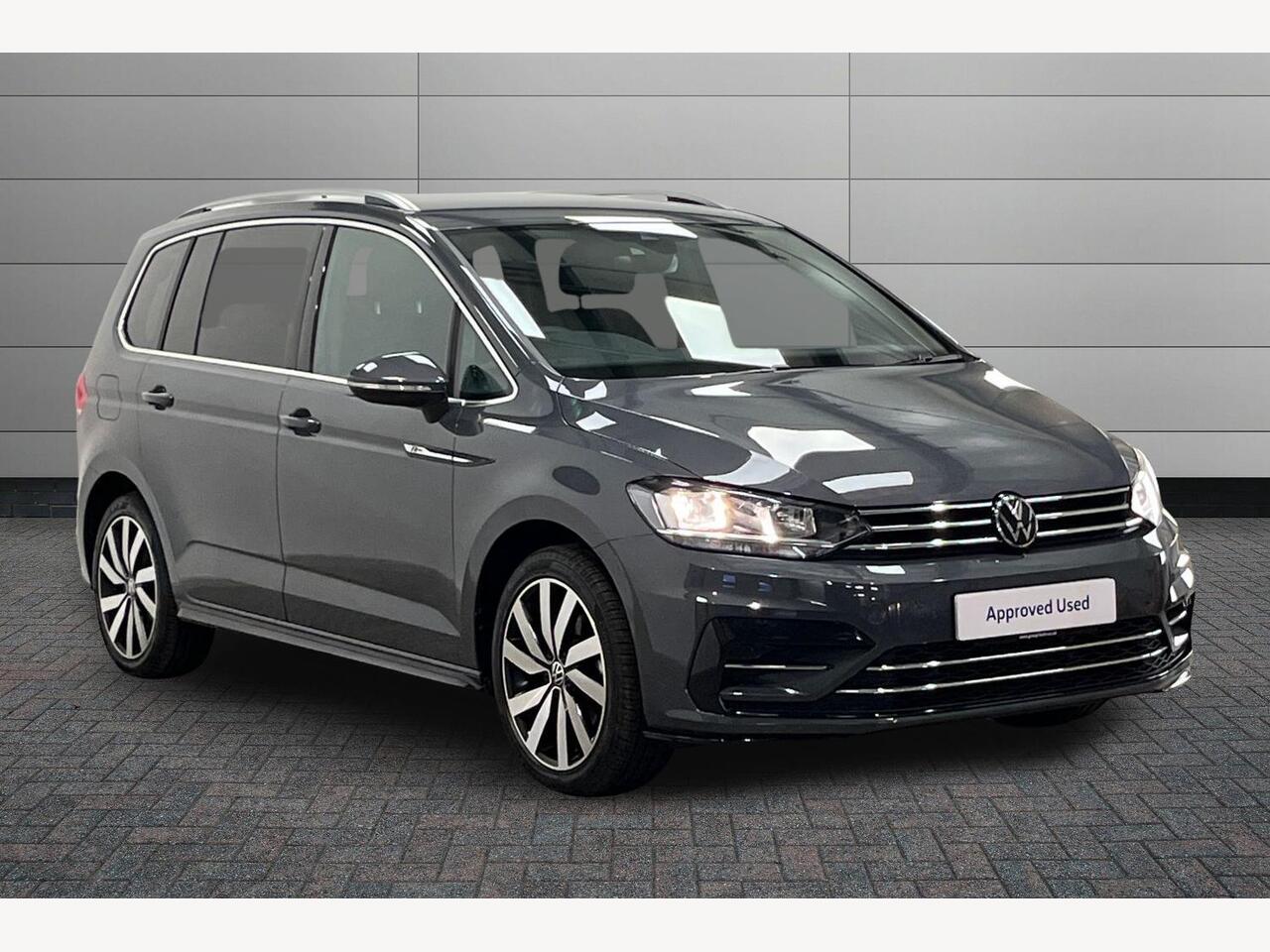 Main listing image - Volkswagen Touran
