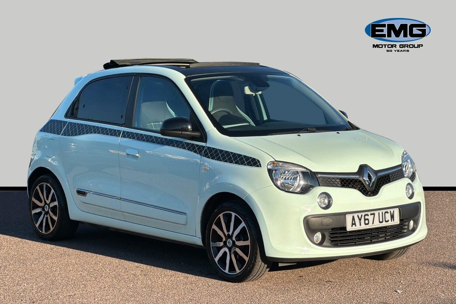 Main listing image - Renault Twingo