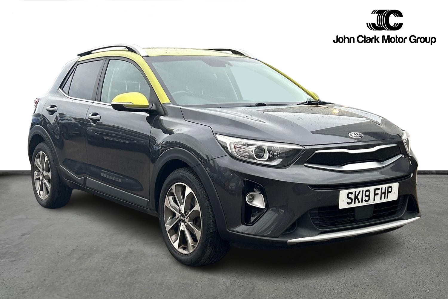 Main listing image - Kia Stonic