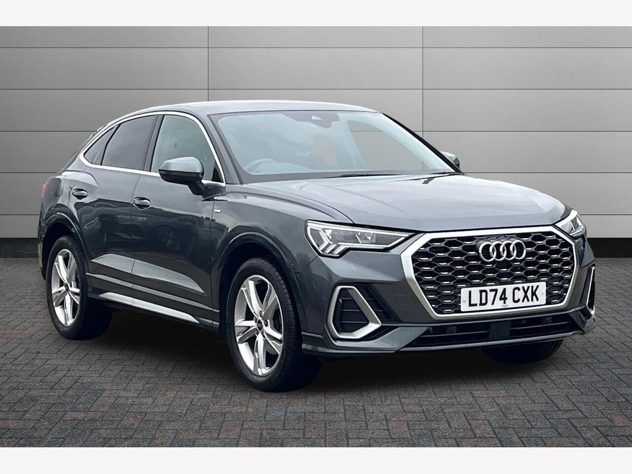 Main listing image - Audi Q3