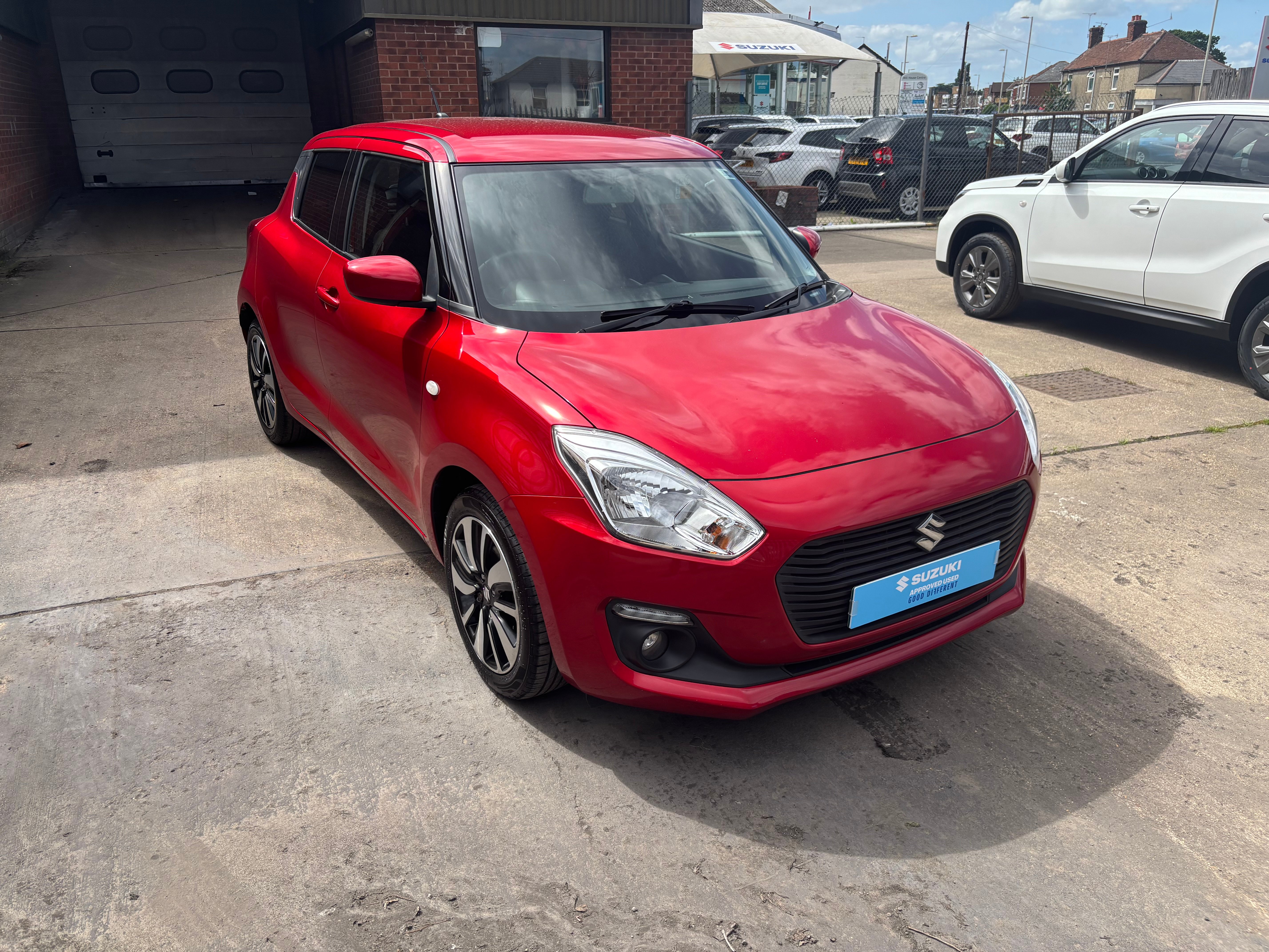 Main listing image - Suzuki Swift