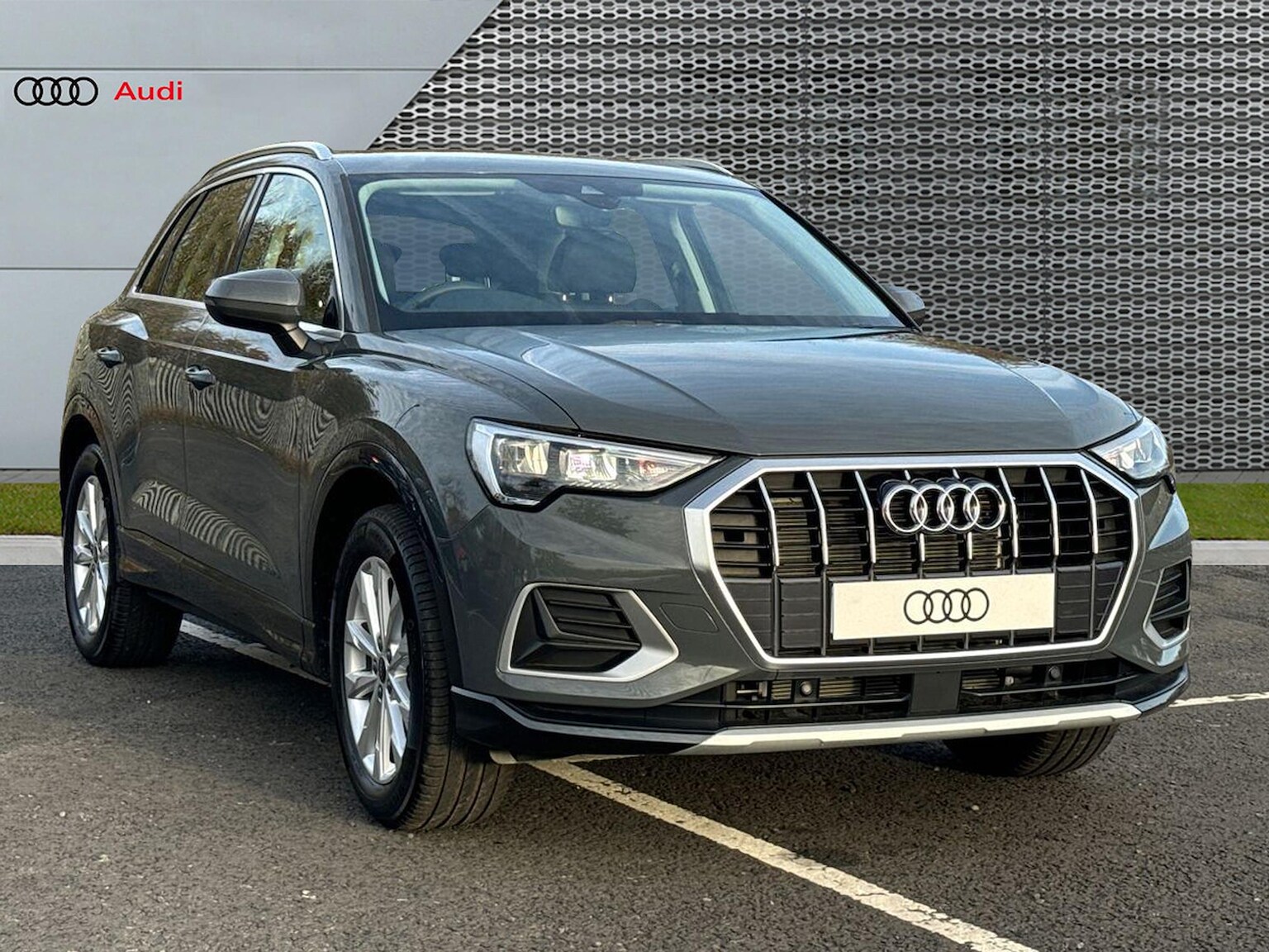 Main listing image - Audi Q3