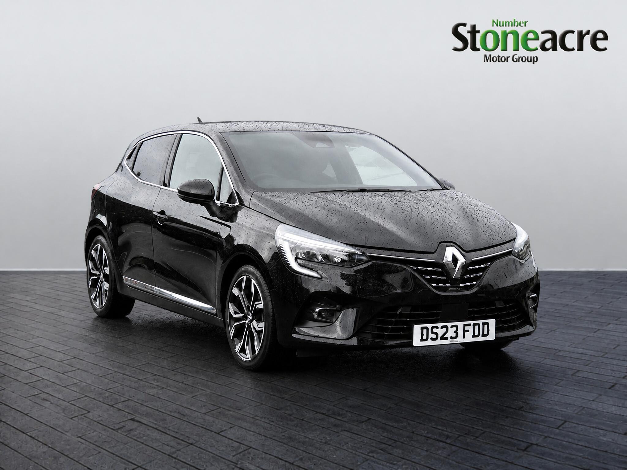 Main listing image - Renault Clio