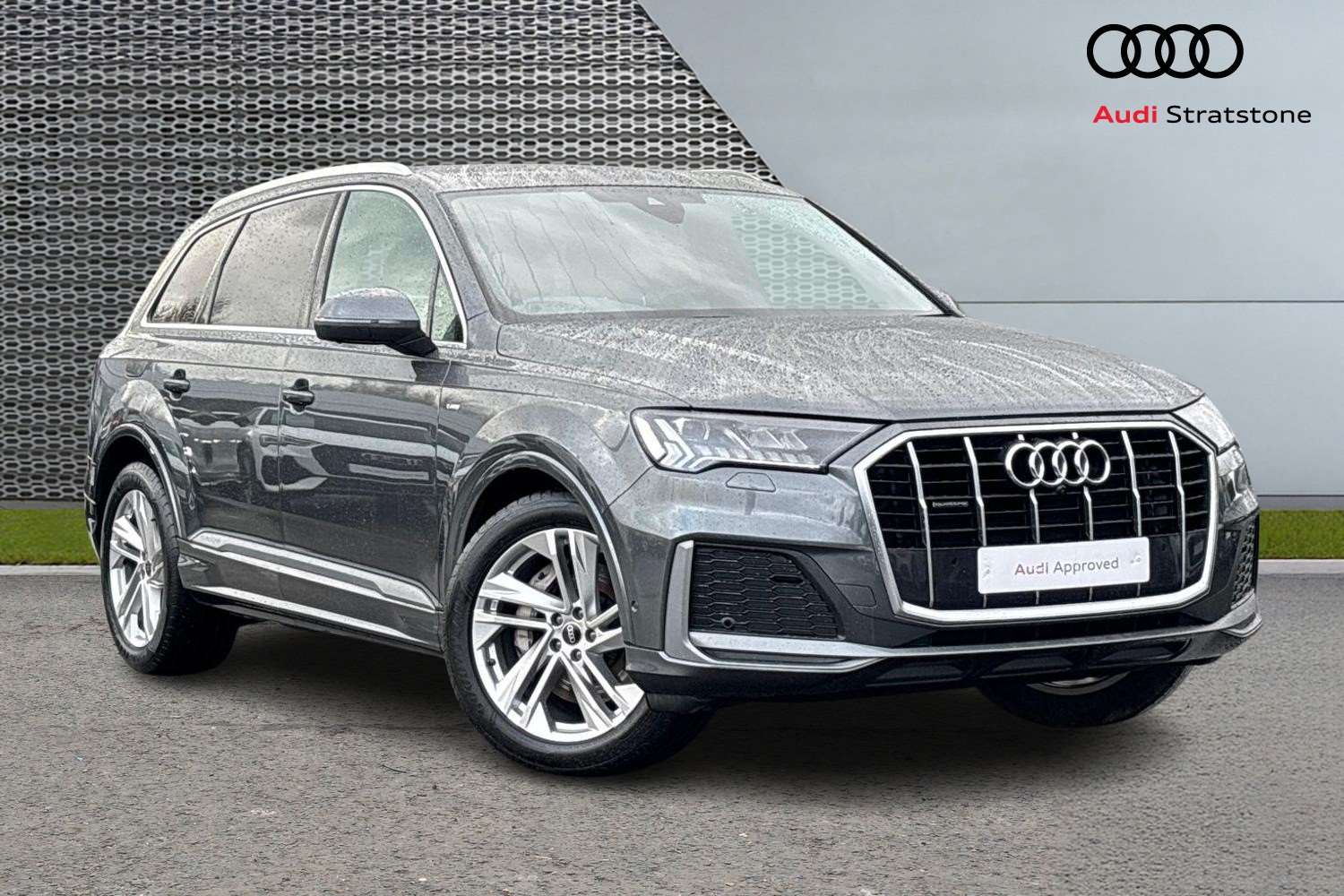 Main listing image - Audi Q7