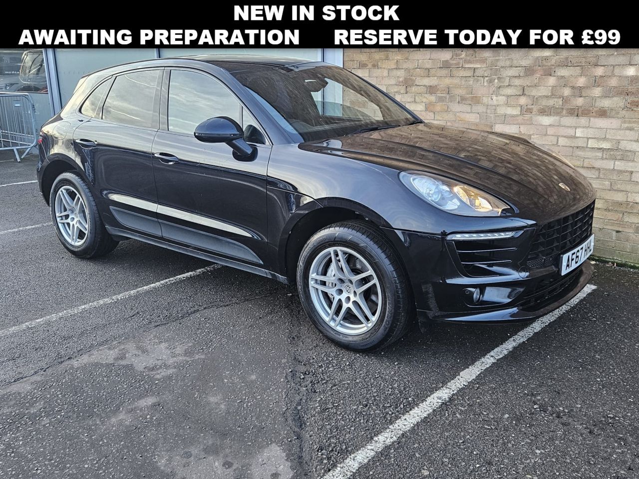 Main listing image - Porsche Macan