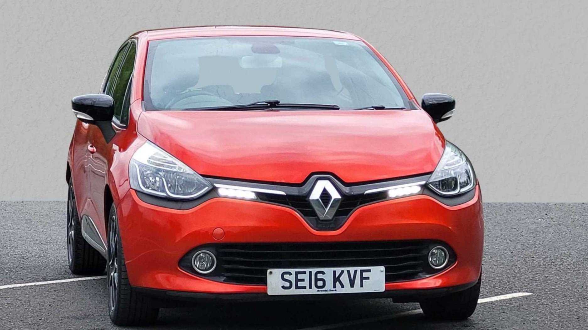 Main listing image - Renault Clio