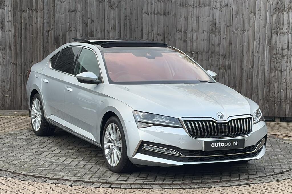 Main listing image - Skoda Superb