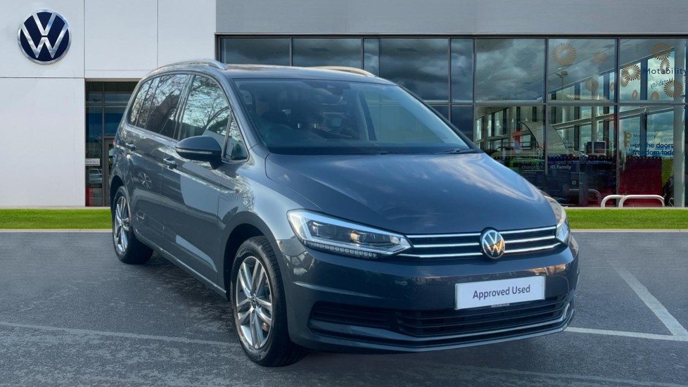Main listing image - Volkswagen Touran