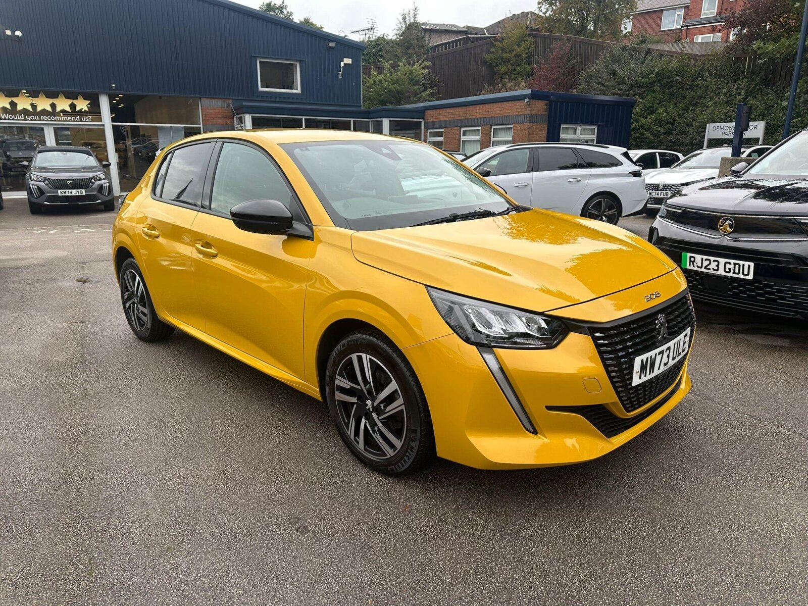Main listing image - Peugeot 208