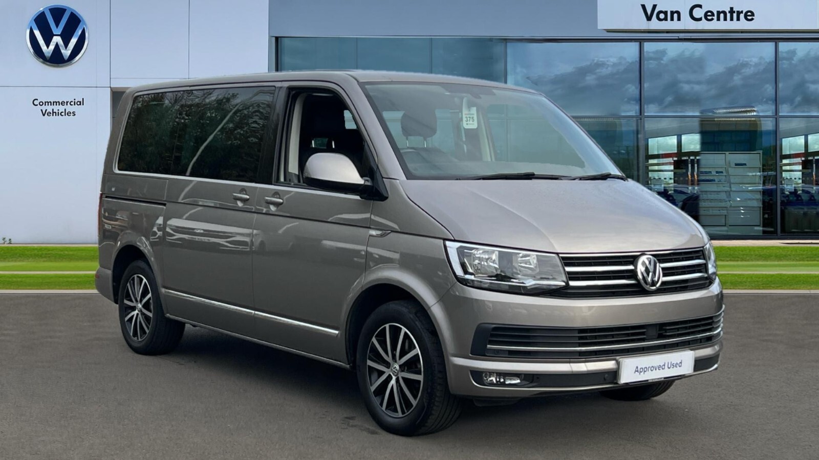 Main listing image - Volkswagen Caravelle