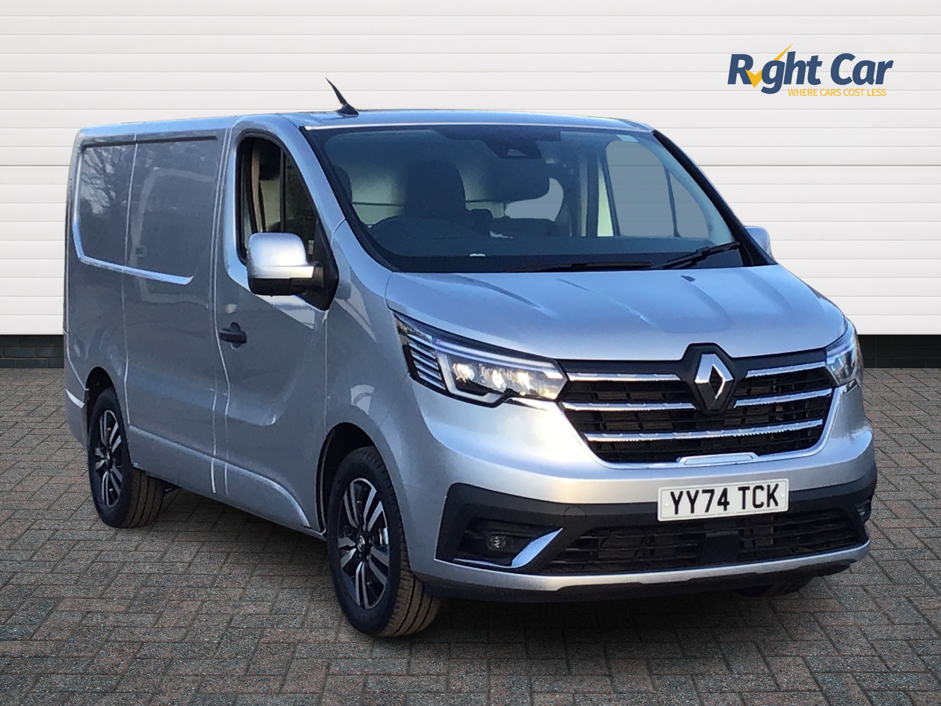 Main listing image - Renault Trafic