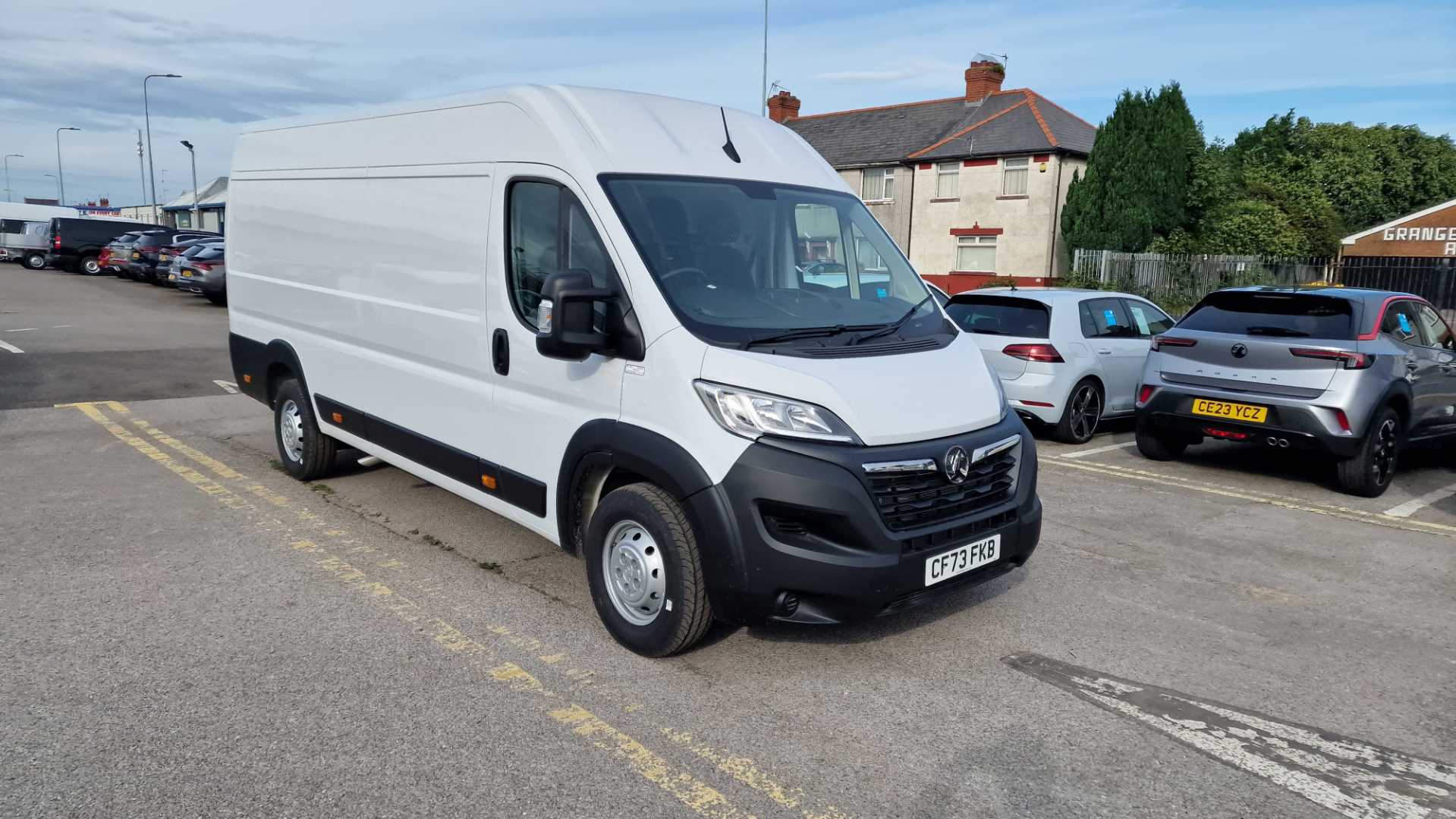 Main listing image - Vauxhall Movano