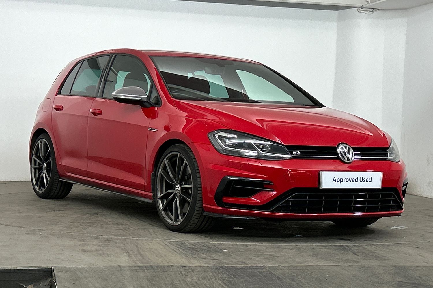 Main listing image - Volkswagen Golf R