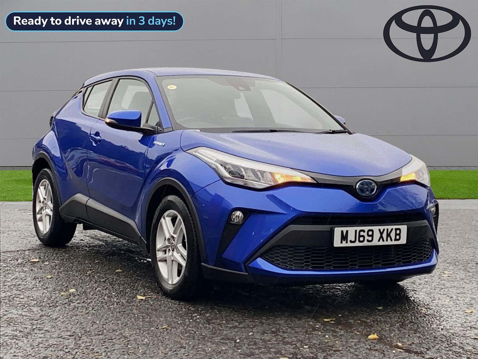 Main listing image - Toyota C-HR