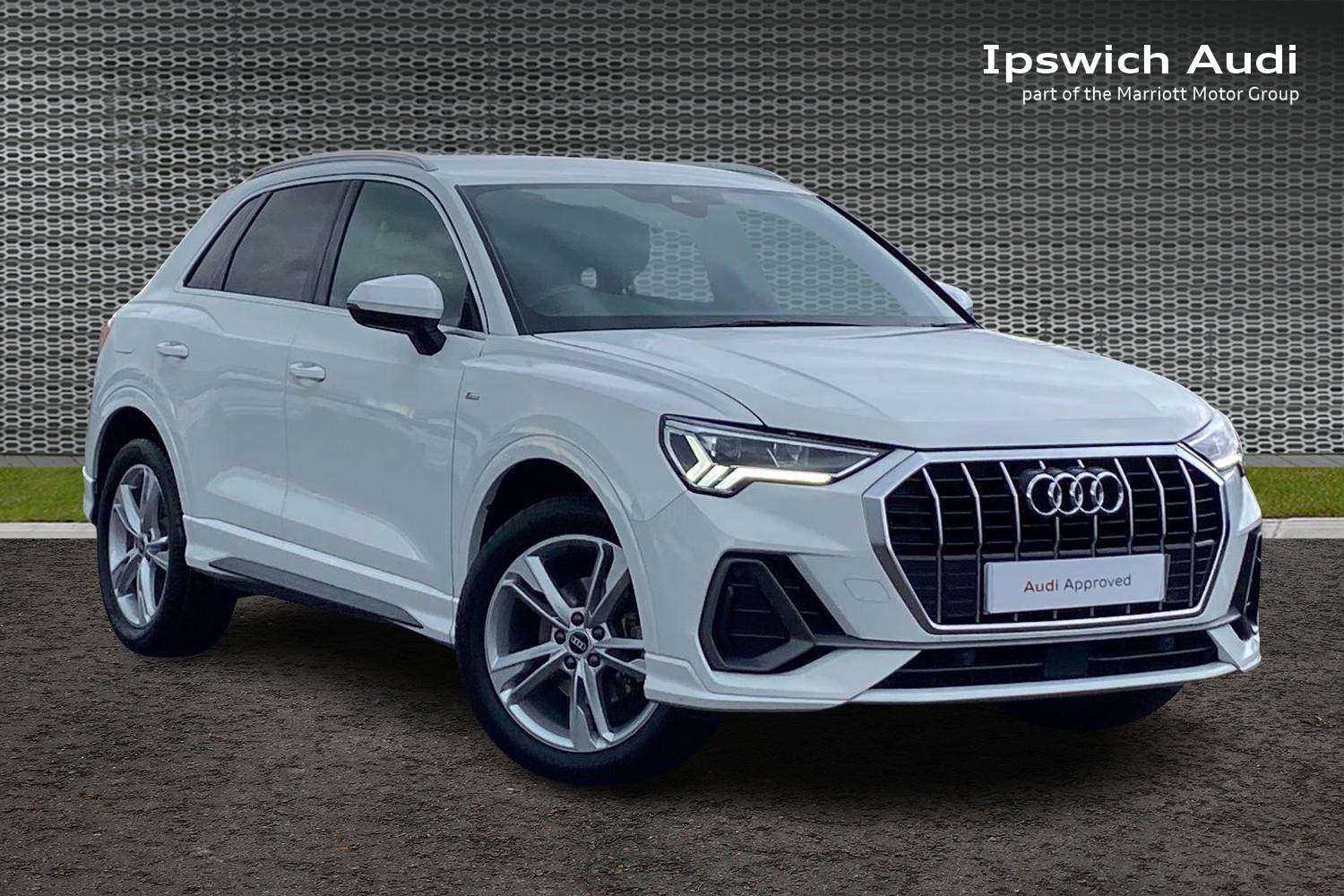 Main listing image - Audi Q3