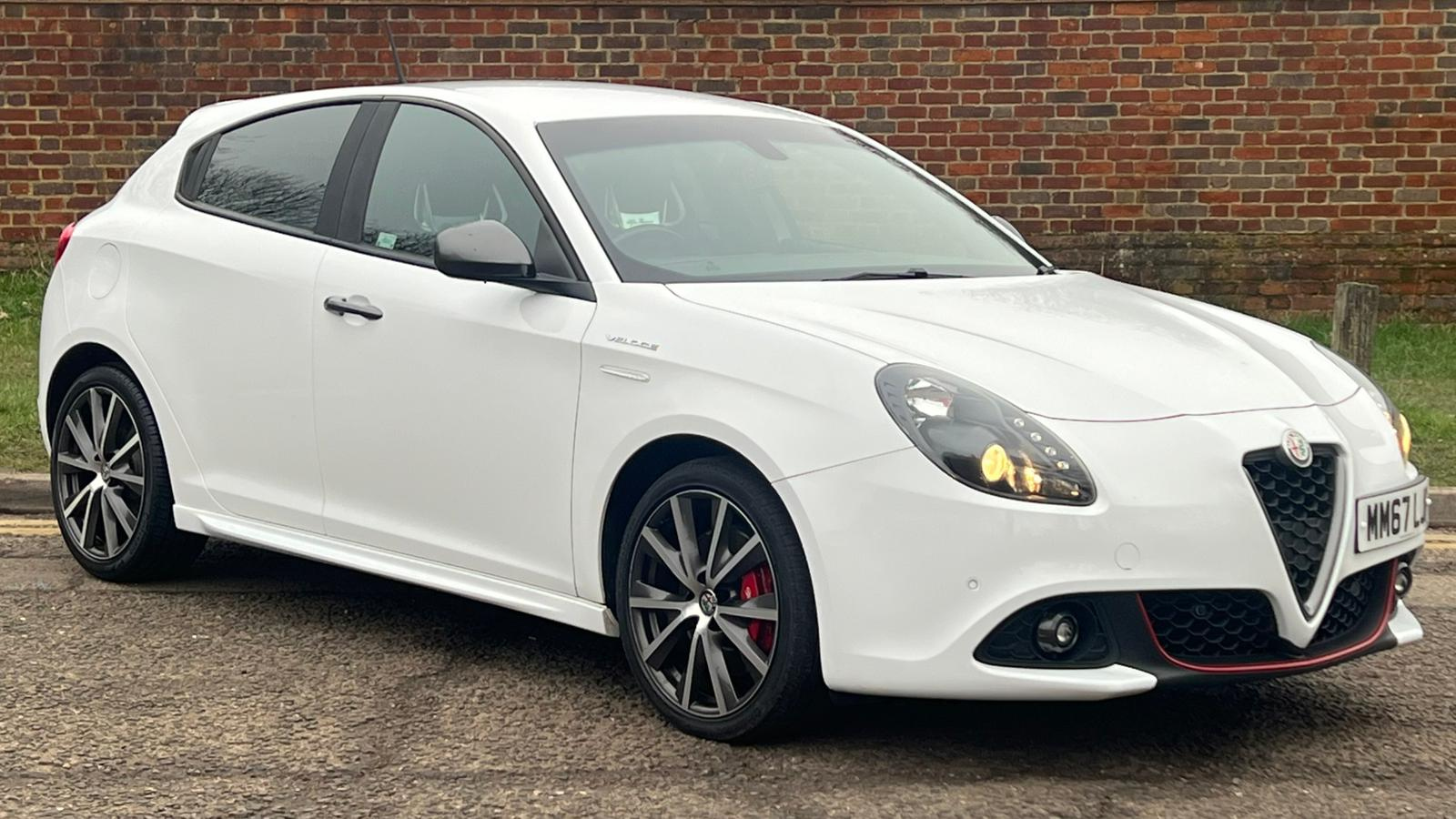 Main listing image - Alfa Romeo Giulietta