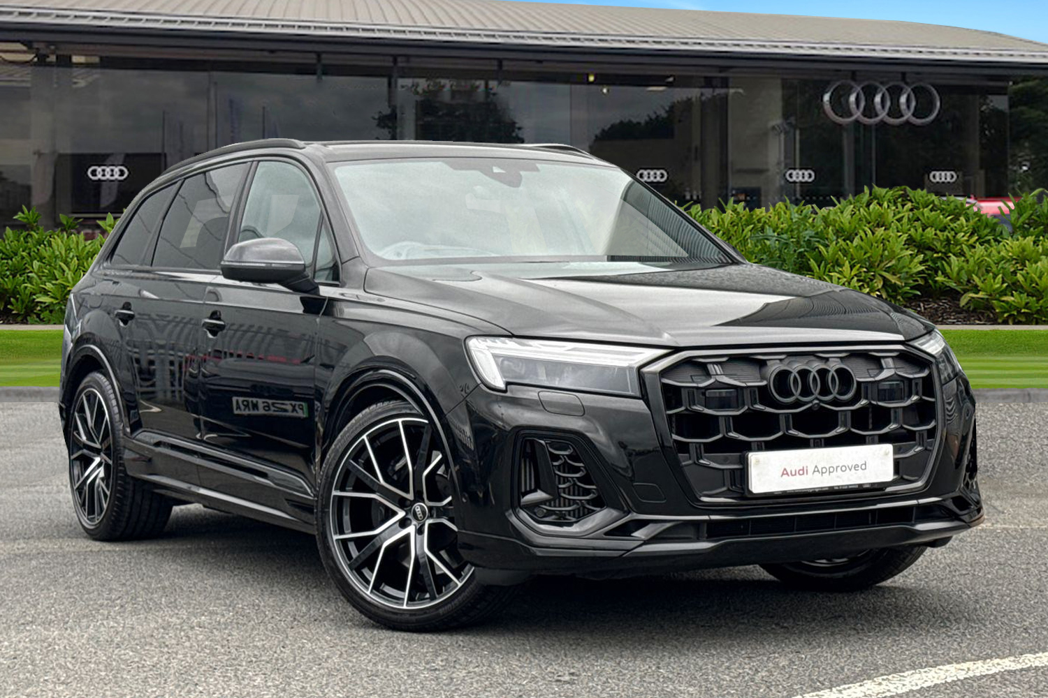 Main listing image - Audi Q7