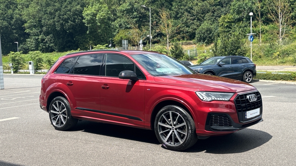 Main listing image - Audi Q7