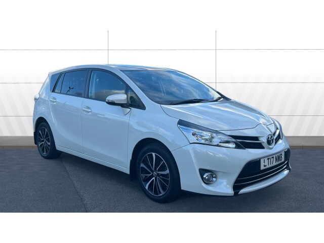 Main listing image - Toyota Verso