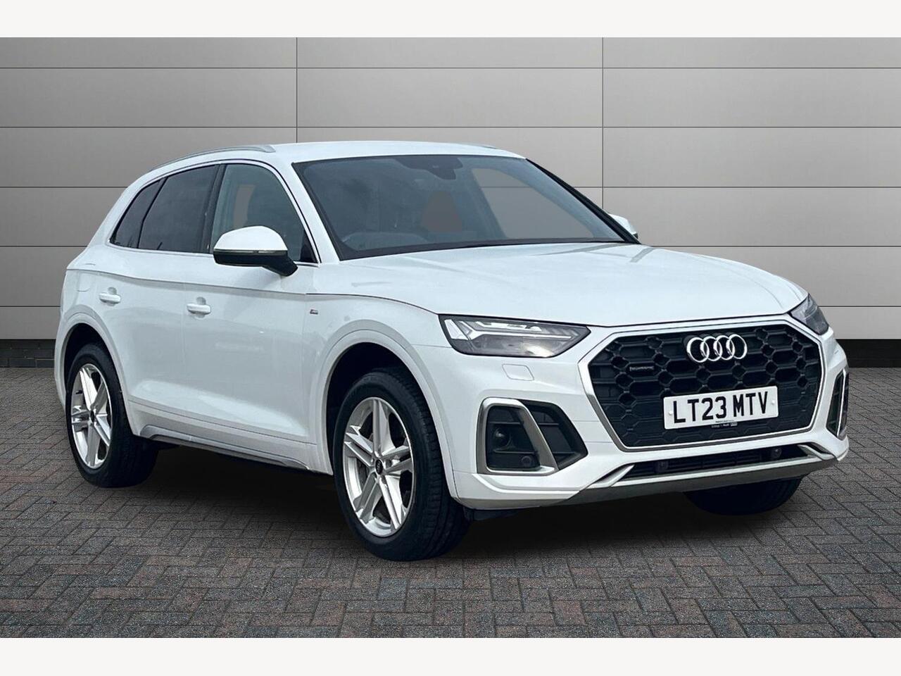 Main listing image - Audi Q5