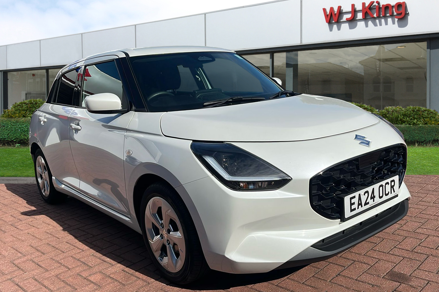 Main listing image - Suzuki Swift