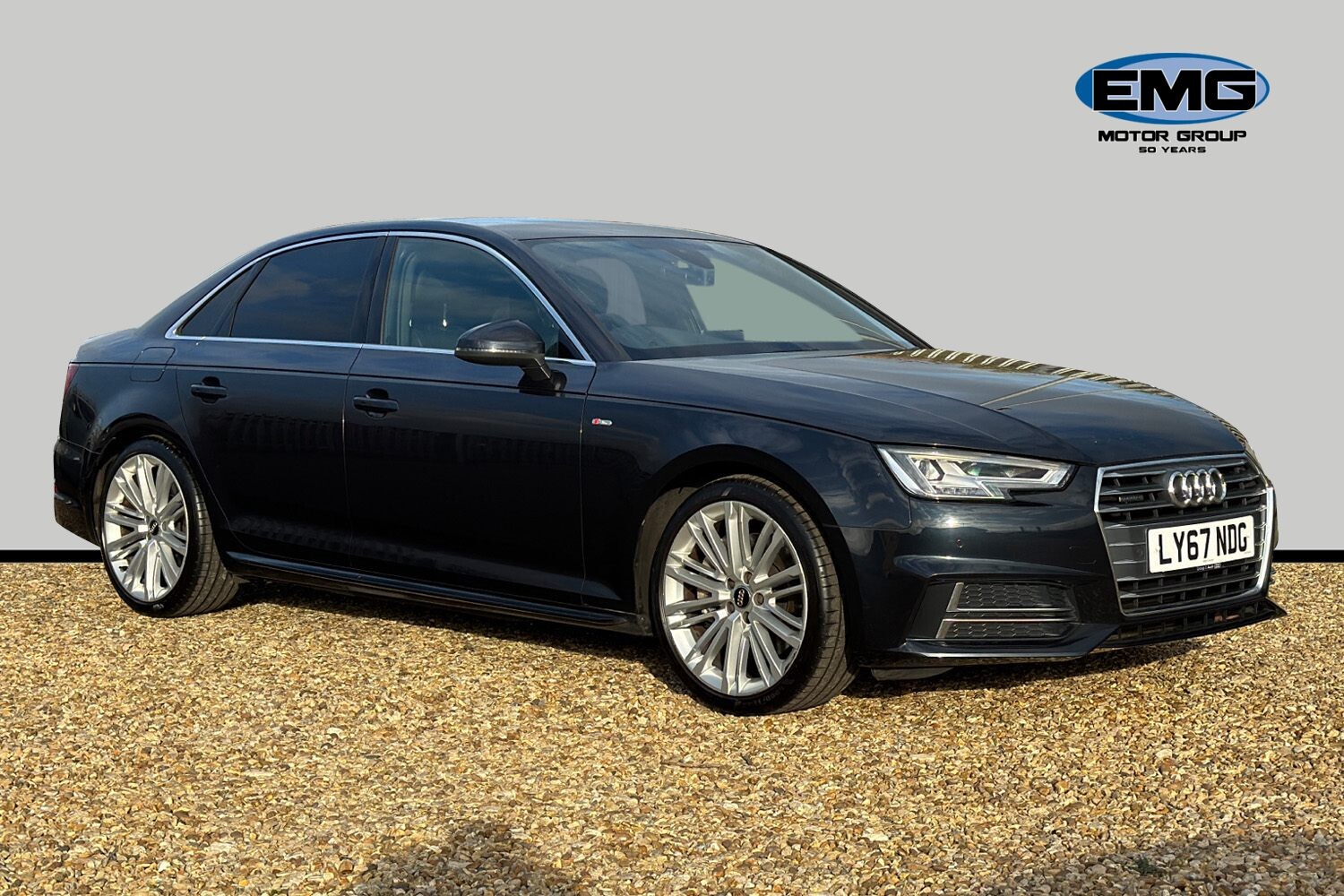 Main listing image - Audi A4