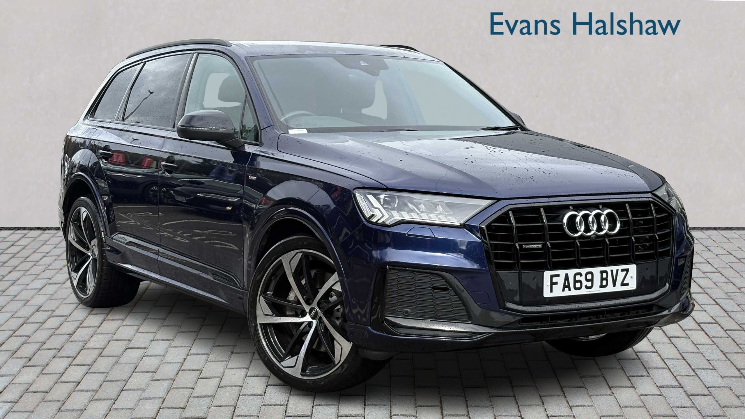Main listing image - Audi Q7