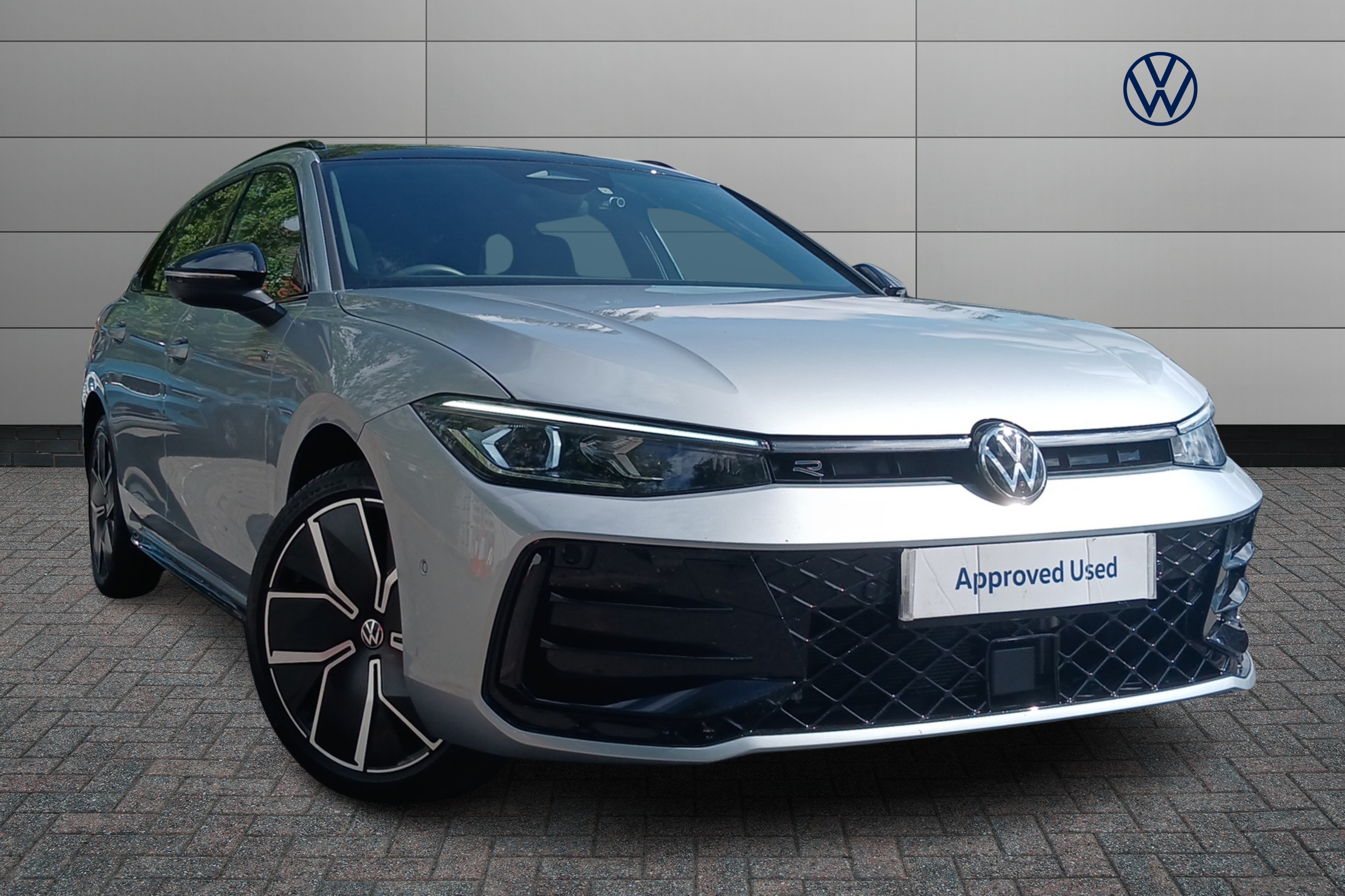 Main listing image - Volkswagen Passat Estate