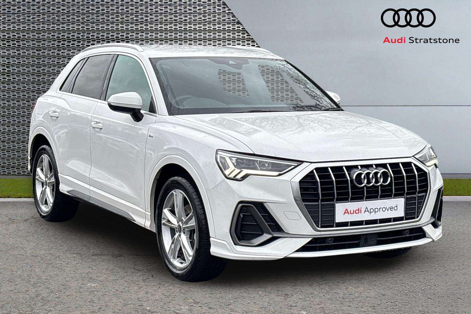 Main listing image - Audi Q3