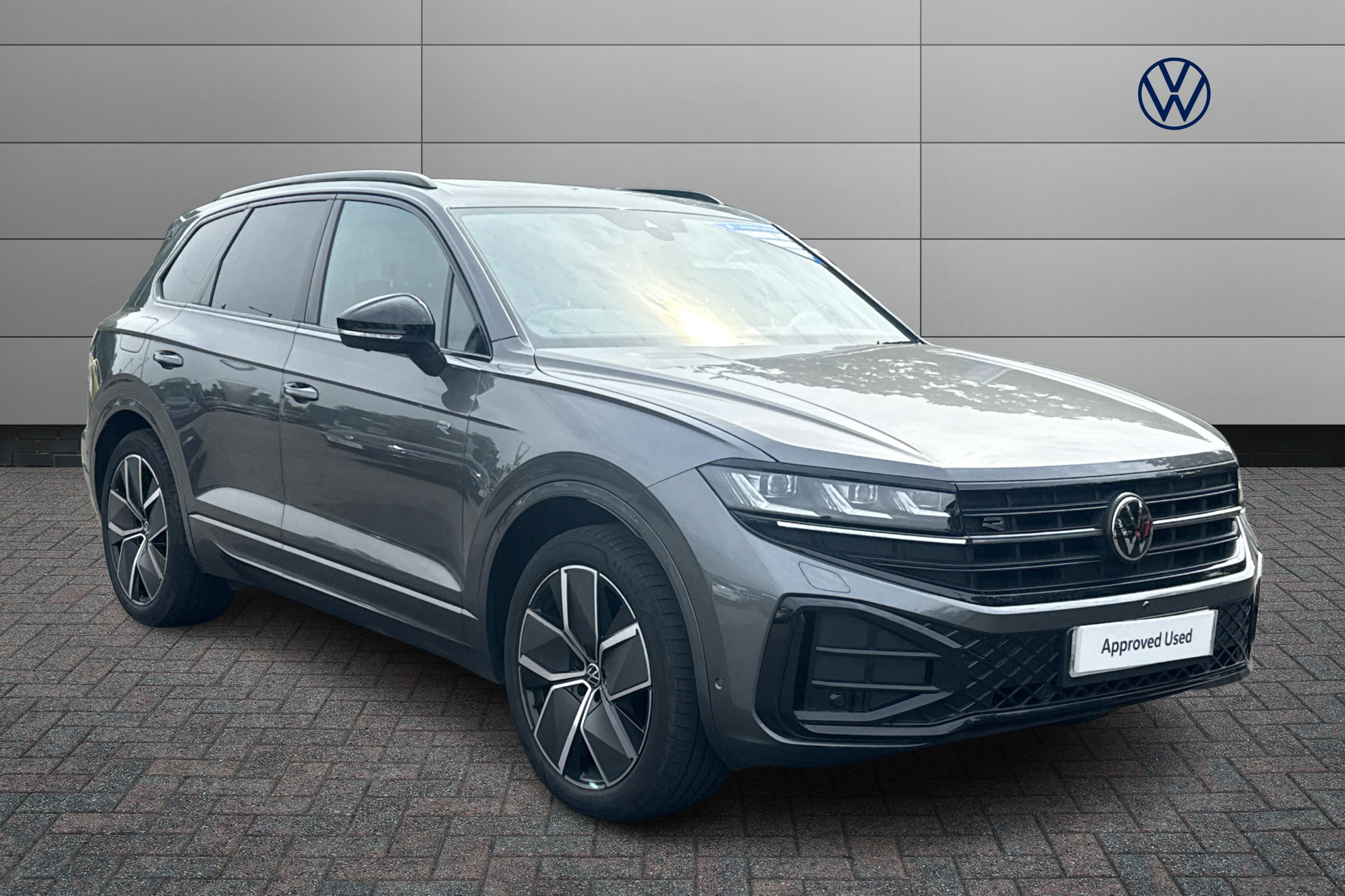Main listing image - Volkswagen Touareg