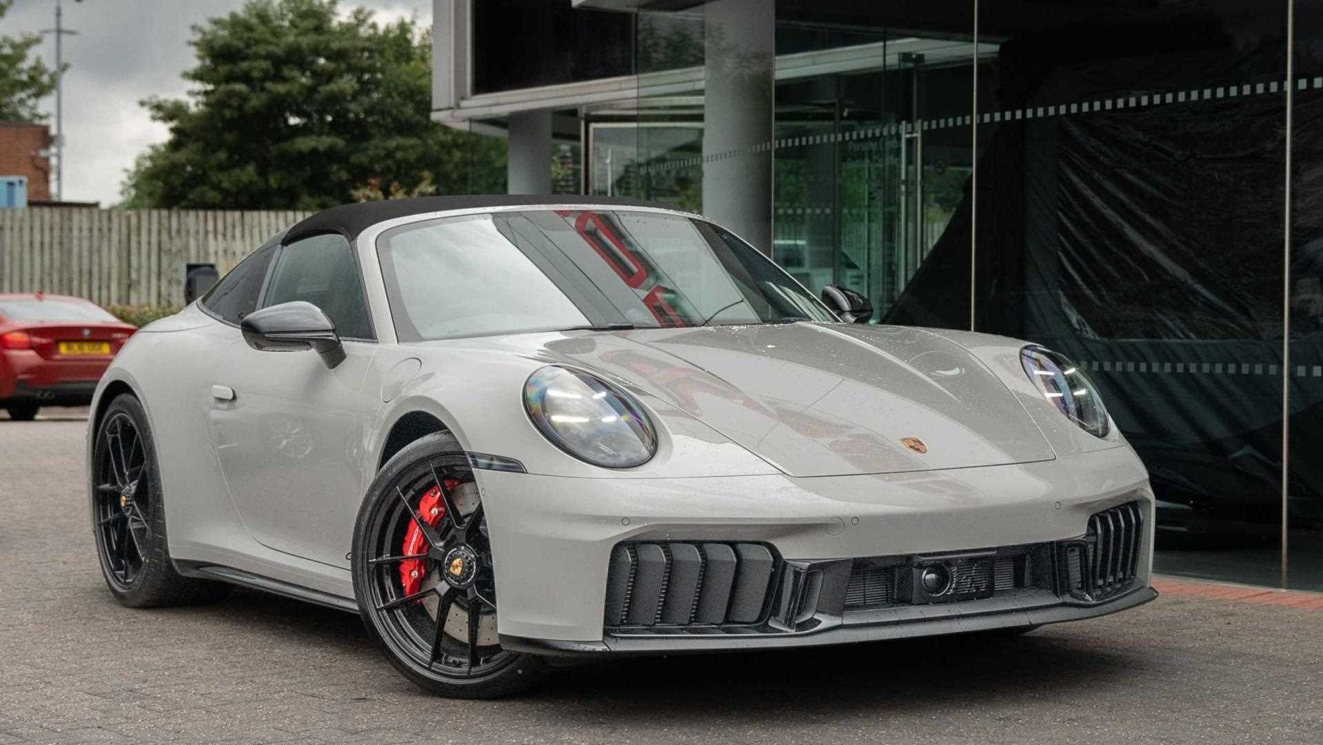 Main listing image - Porsche 911