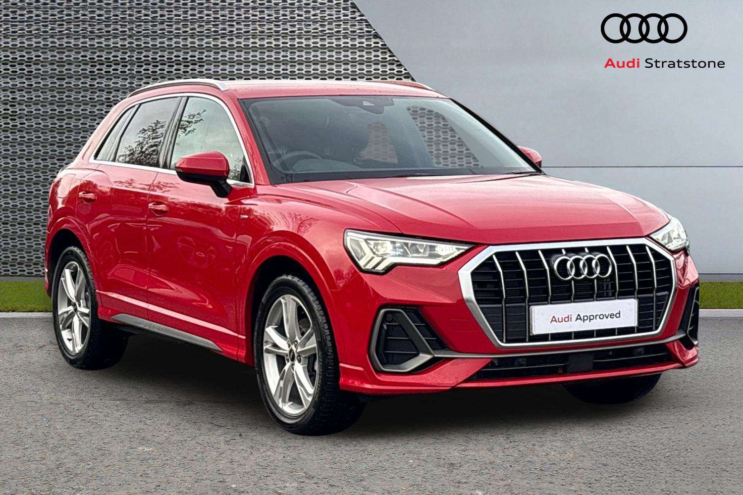 Main listing image - Audi Q3
