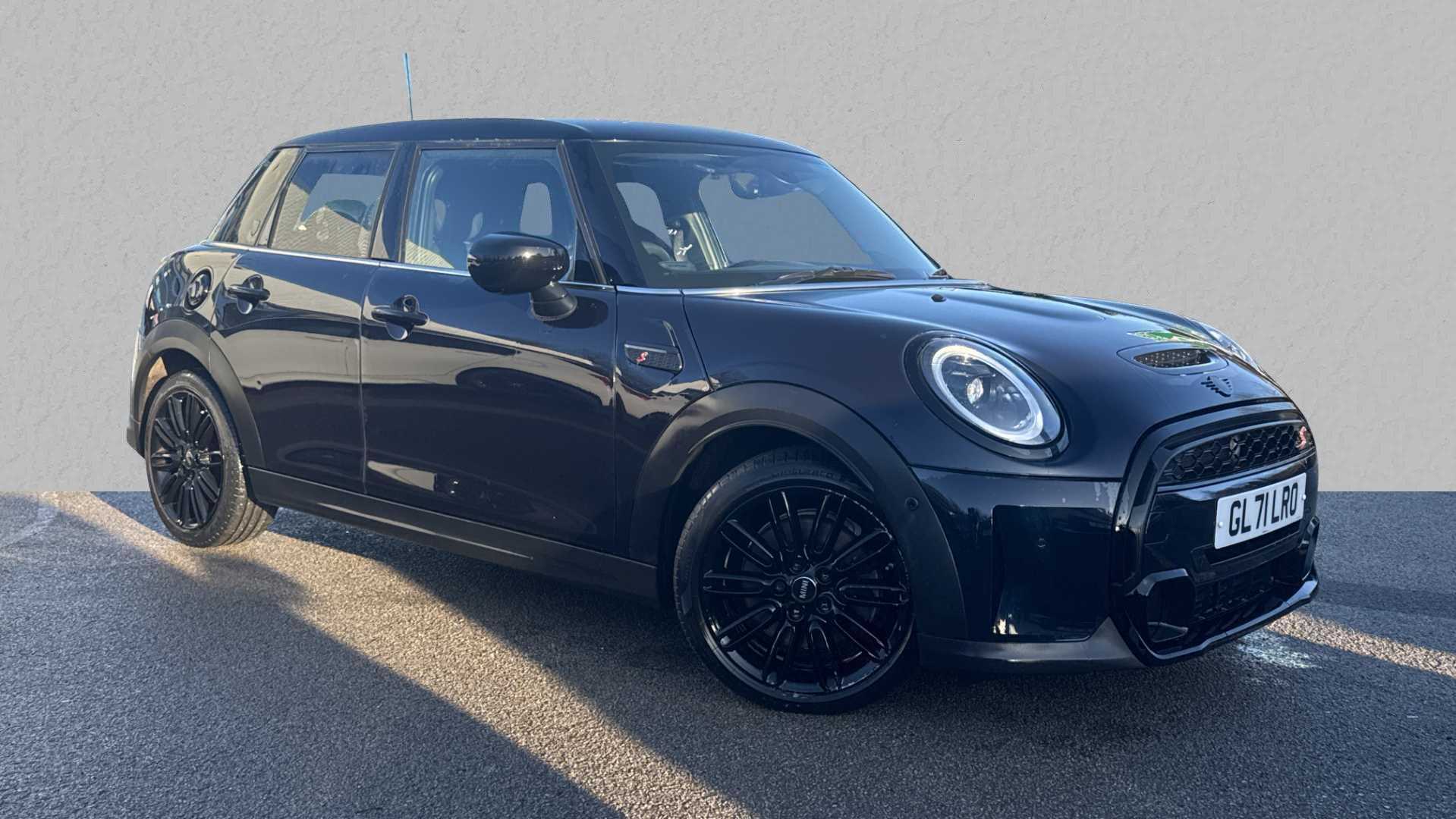 Main listing image - MINI Hatchback 5dr