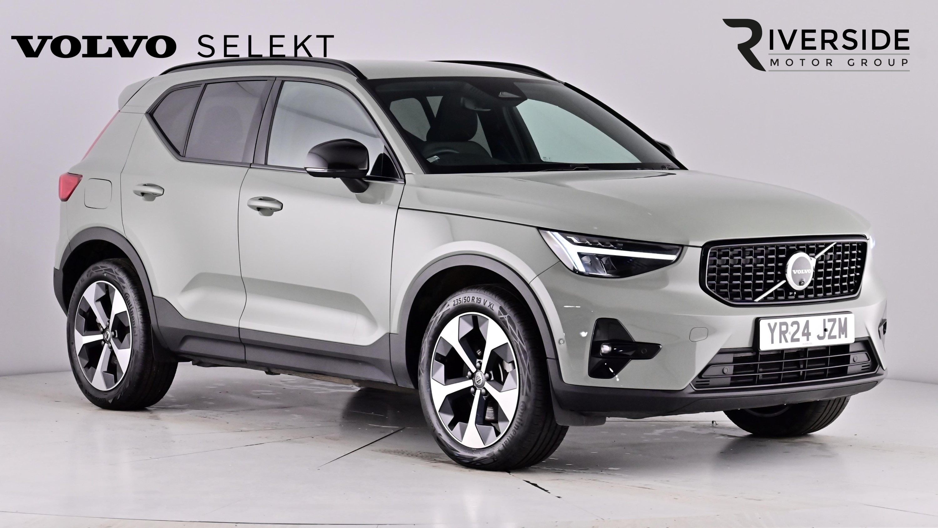 Main listing image - Volvo XC40