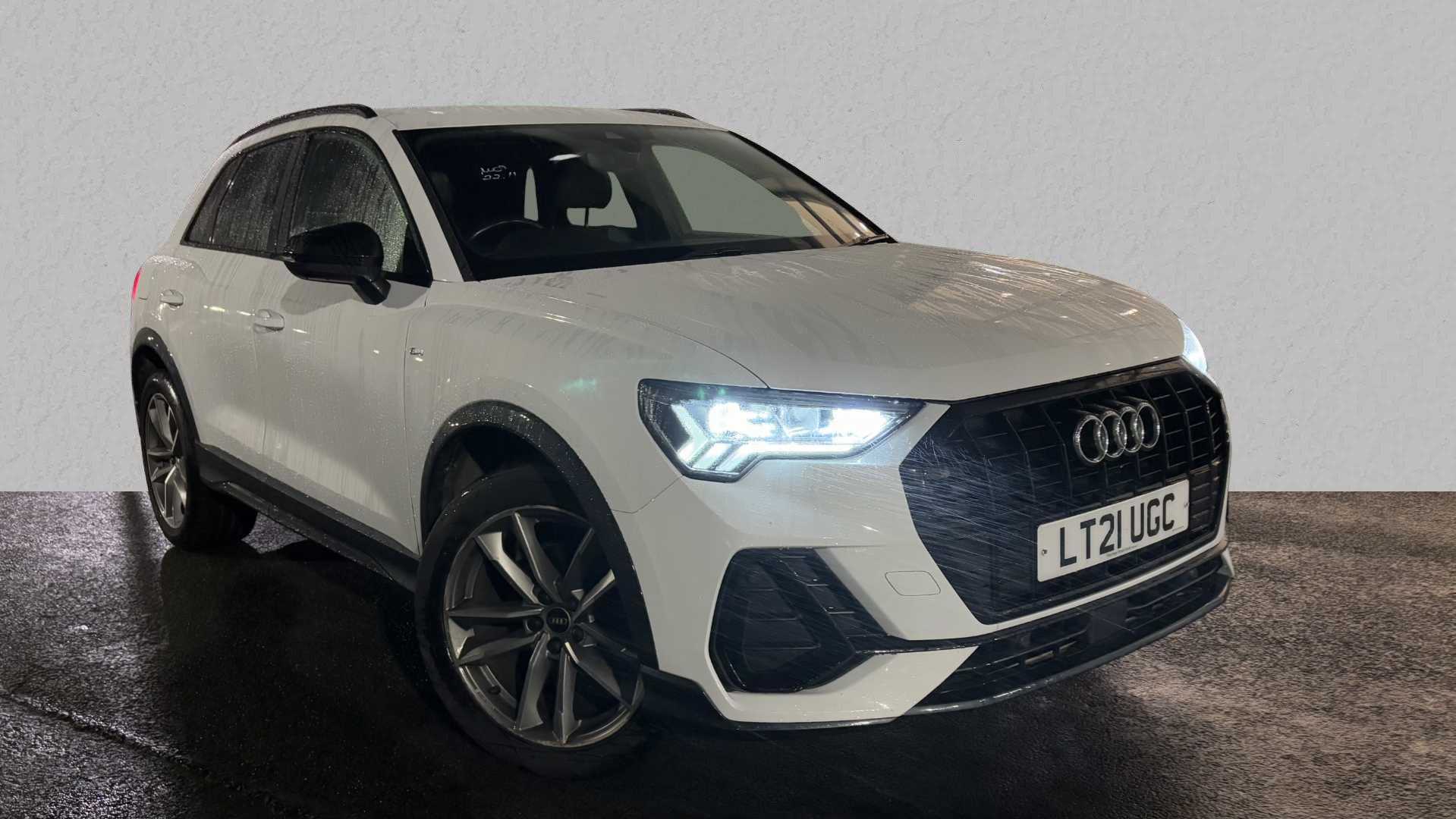 Main listing image - Audi Q3