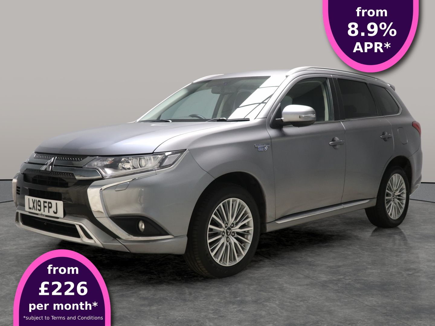 Main listing image - Mitsubishi Outlander