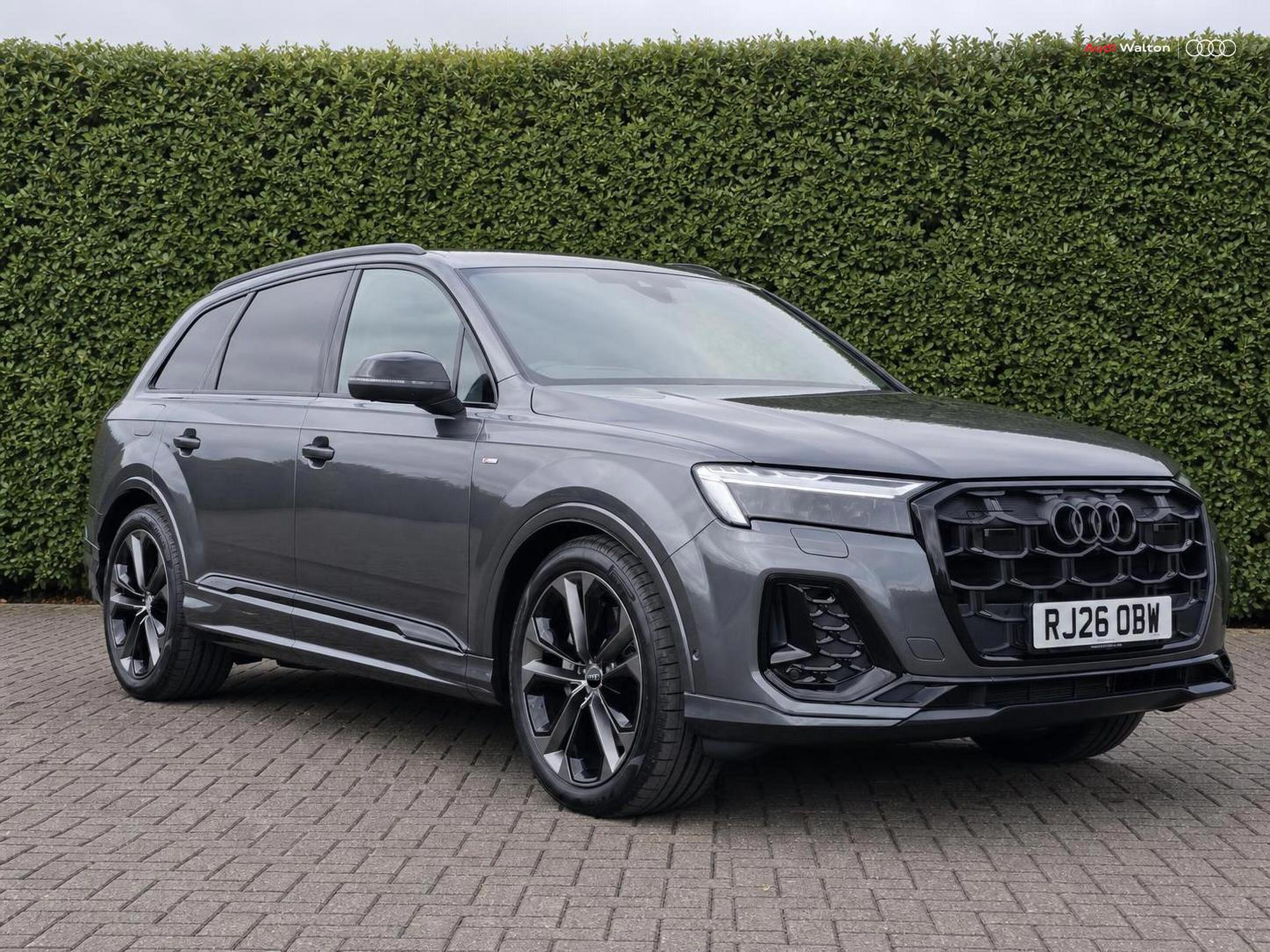 Main listing image - Audi Q7