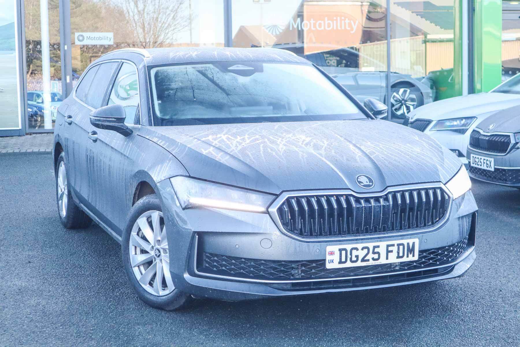 Main listing image - Skoda Superb Estate
