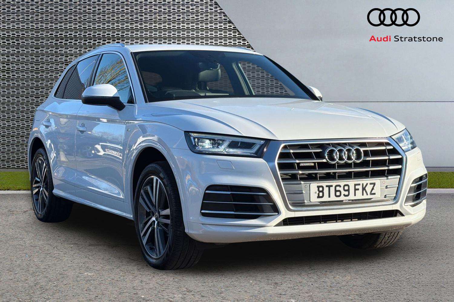 Main listing image - Audi Q5