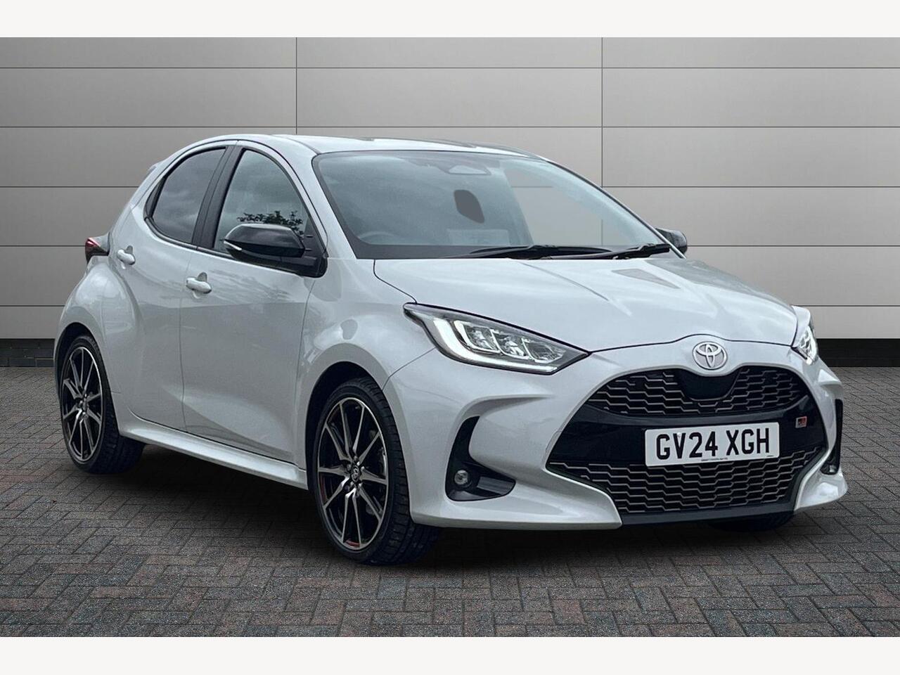 Main listing image - Toyota Yaris