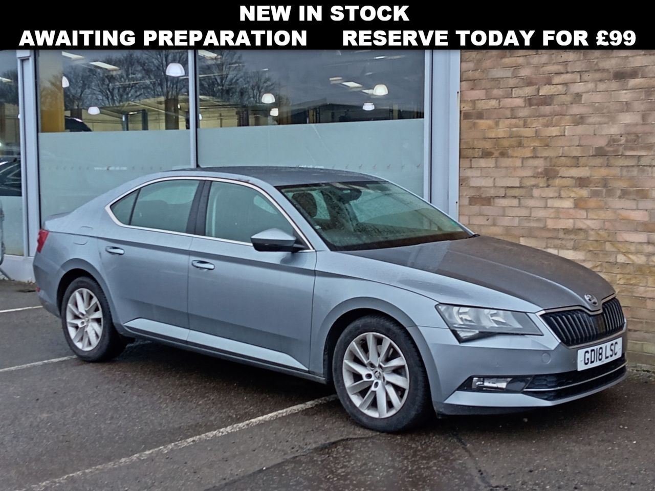 Main listing image - Skoda Superb