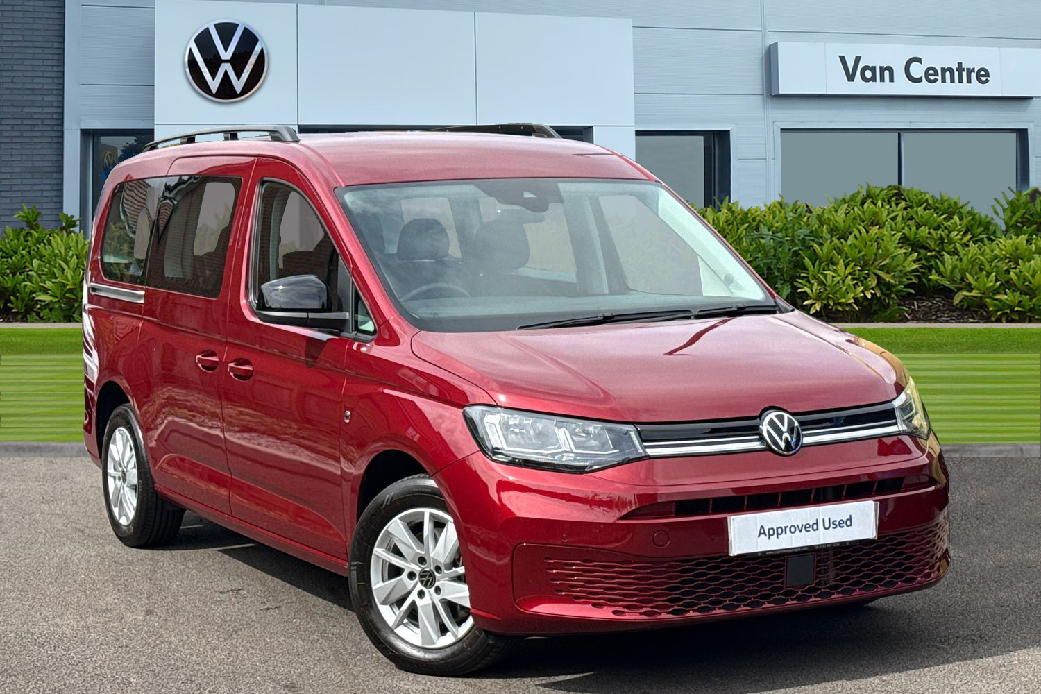 Main listing image - Volkswagen Caddy Maxi