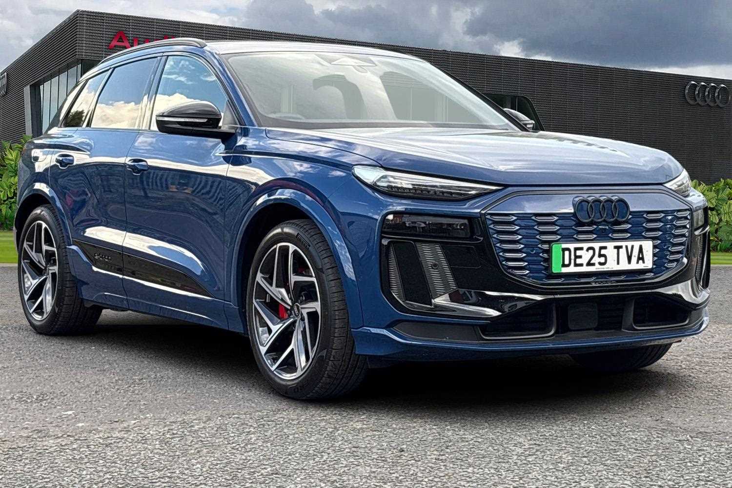 Main listing image - Audi Q6 e-tron