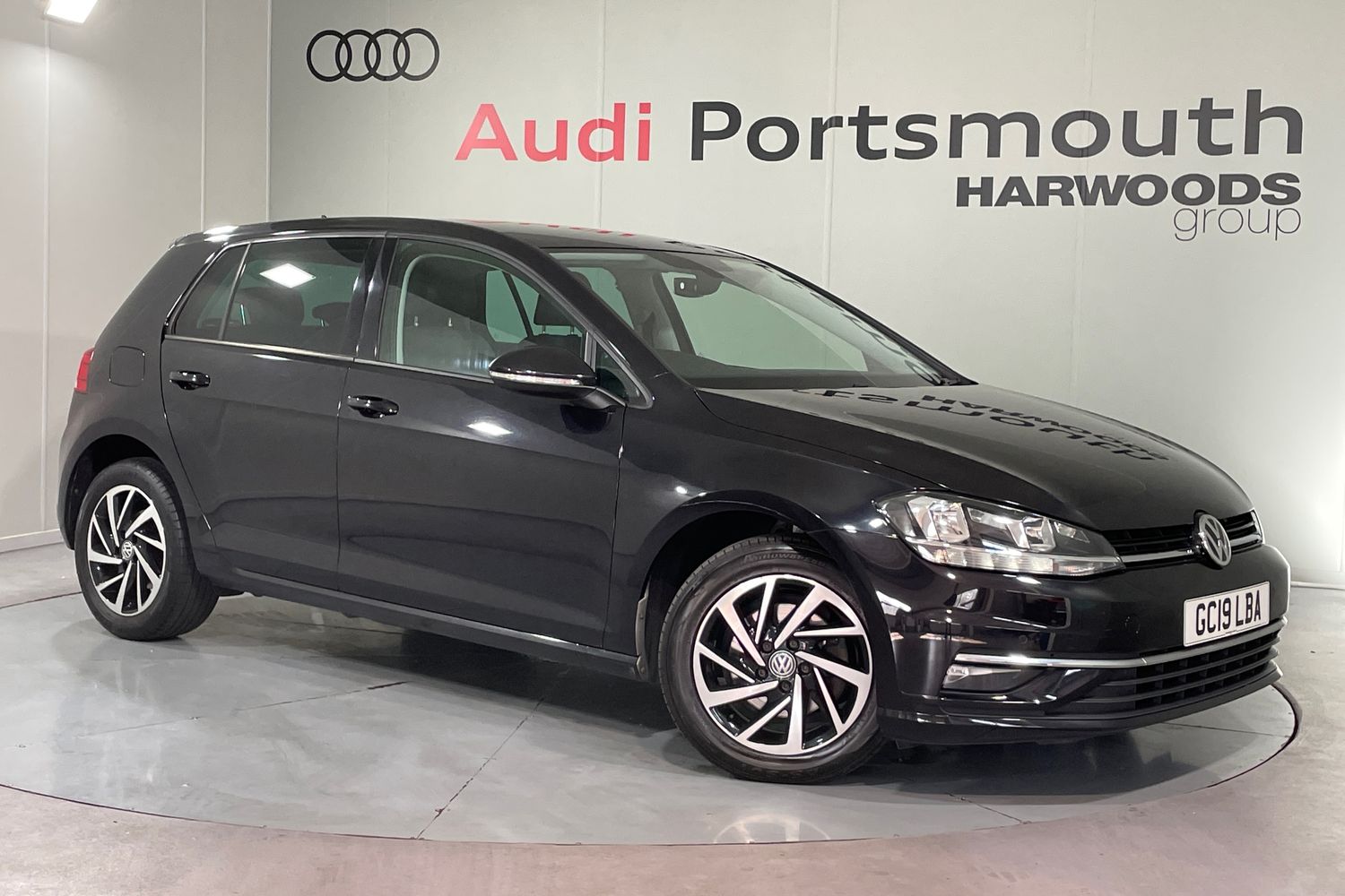 Main listing image - Volkswagen Golf