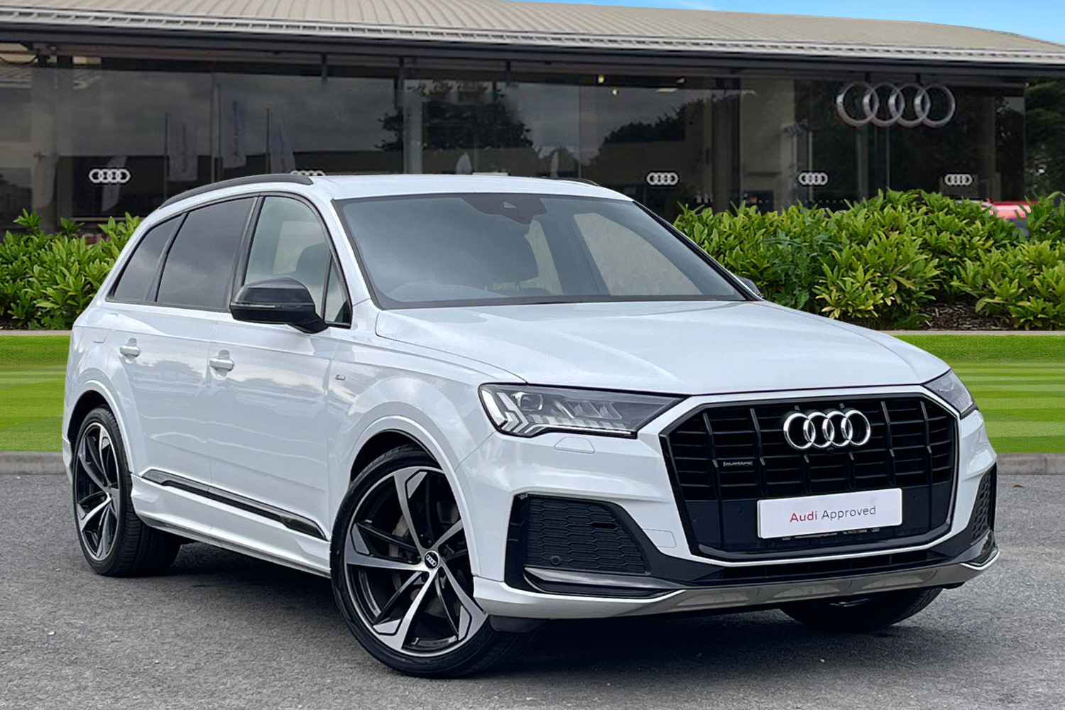 Main listing image - Audi Q7