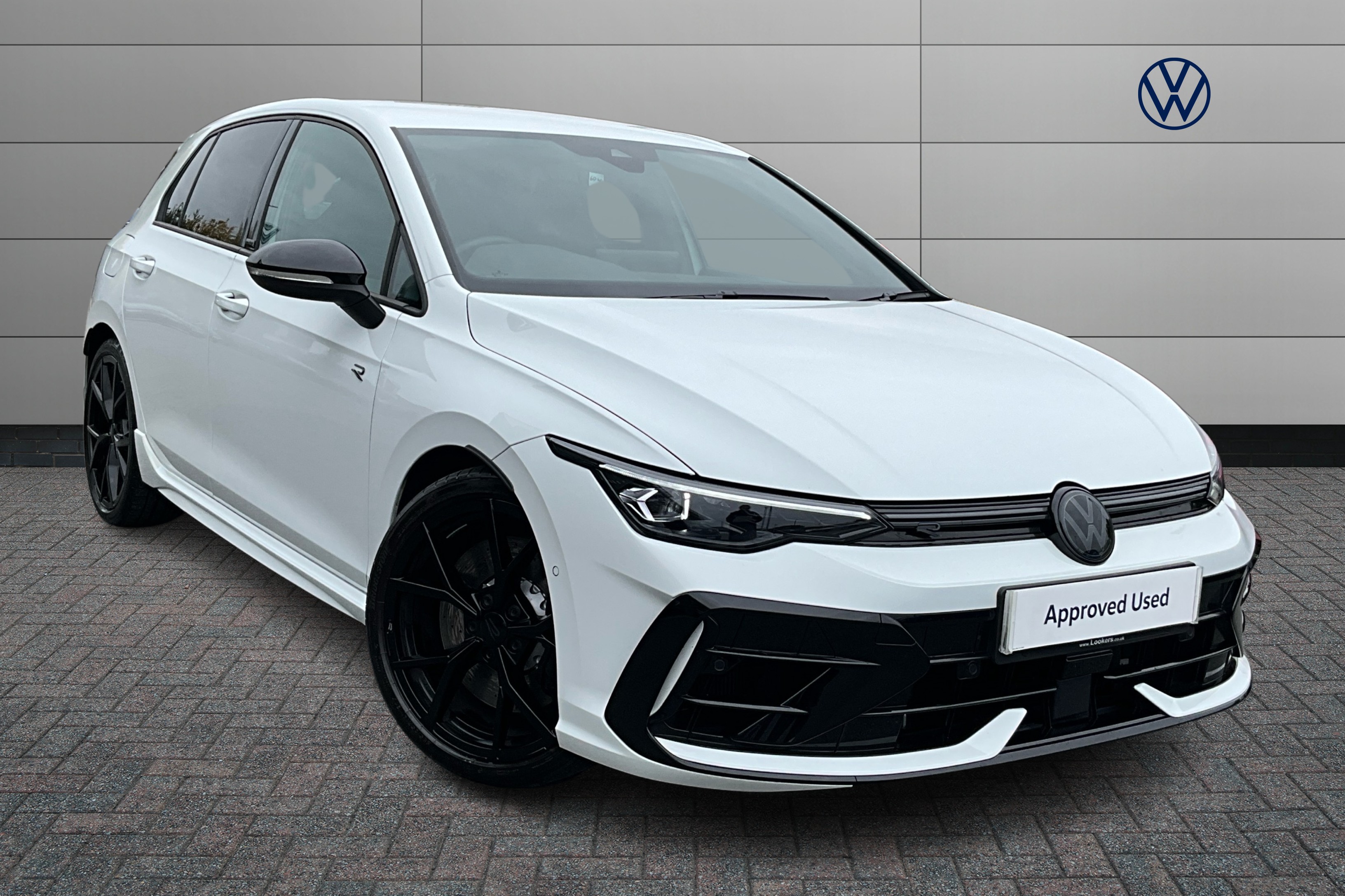 Main listing image - Volkswagen Golf R