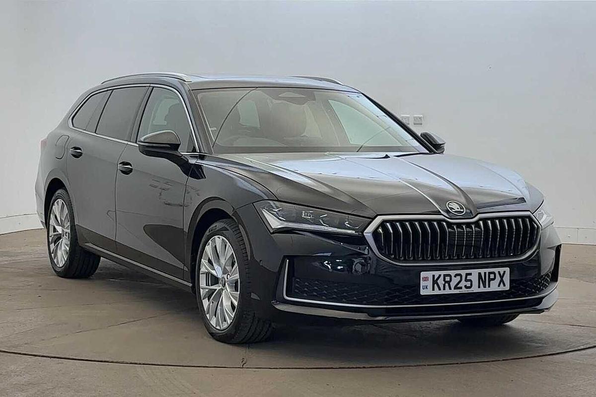 Main listing image - Skoda Superb Estate