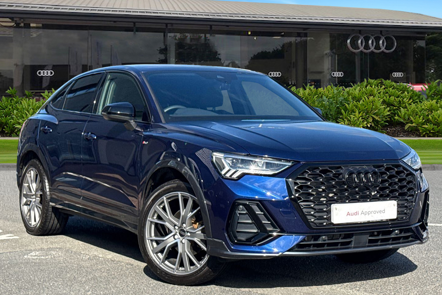 Main listing image - Audi Q3