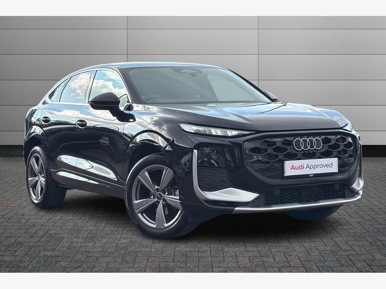 Main listing image - Audi Q3
